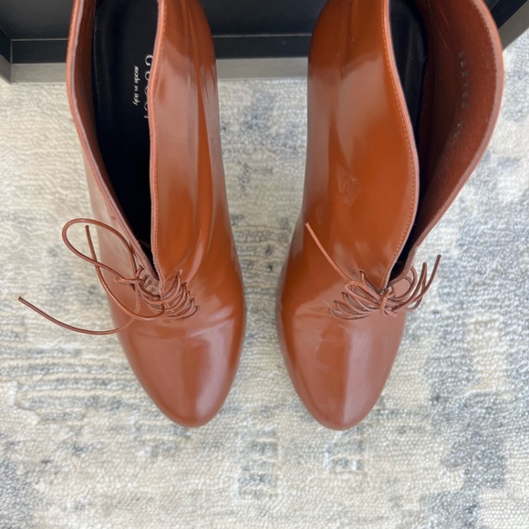 Gucci Leather Ankle Lace-Up Boots, size 38 1/2 - Picture 2 of 6